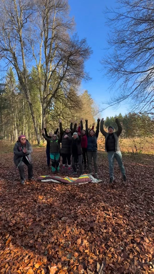 Herzlichen Glückwunsch 🎉 an unsere frisch gebackenen ZughundeTrainerinnen. 🤩 Was ne coole Truppe 😂 und die Tage sind wie immer nur so verflogen. 🚀 Hat so viel Spaß mit euch gemacht. 🥳

#strongdog #beastrongdog #canicross #zughundesport #hundesport #canix #hundetraining #ausbildung #hundetrainer 

Inspired by @siegfriedundjoy