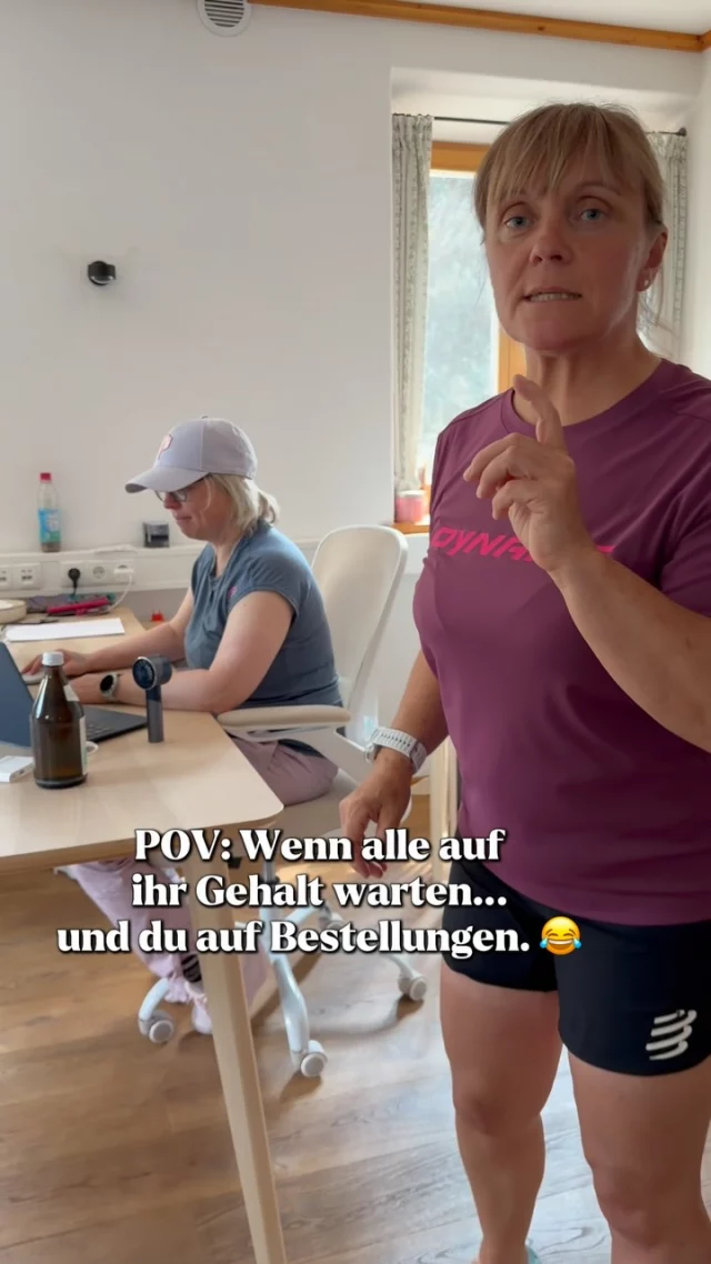 Monatsende. 💸😂

Falls ihr unsere Gehaltsliste ein kleines bisschen unterstützen möchtet… 😜

👉 Mit STRONGDOG15 spart ihr 15 % auf eure Bestellung, aber nur noch bis morgen. 👉 www.strongdog.store

Also: Shoppen. Sparen. Und vielleicht brauch ich nächstes Mal nicht mehr den Ventilator. 😂🧡 #happymonday